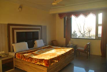 deluxe hotel in mcleodganj