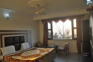 deluxe hotel in mcleodganj
